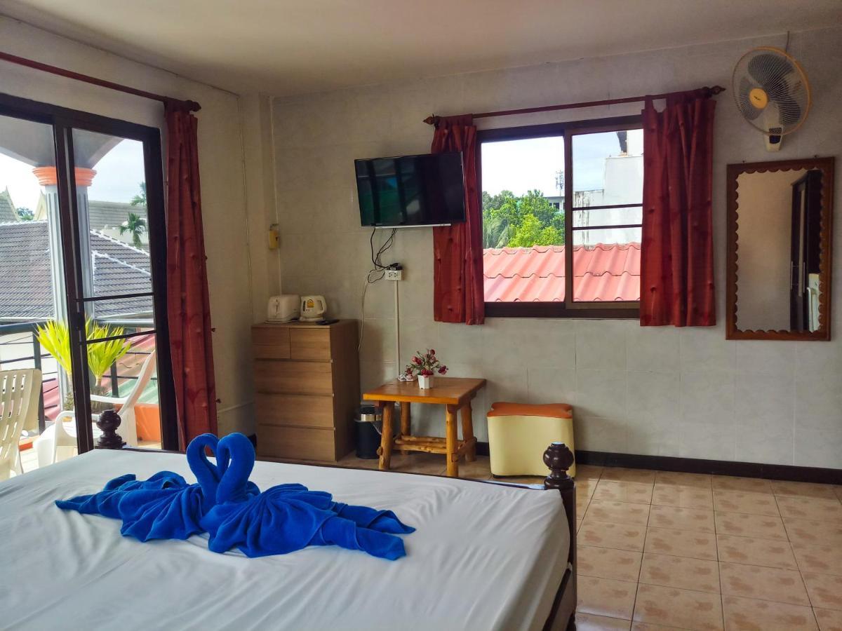 Kata Lina Guesthouse Exterior photo