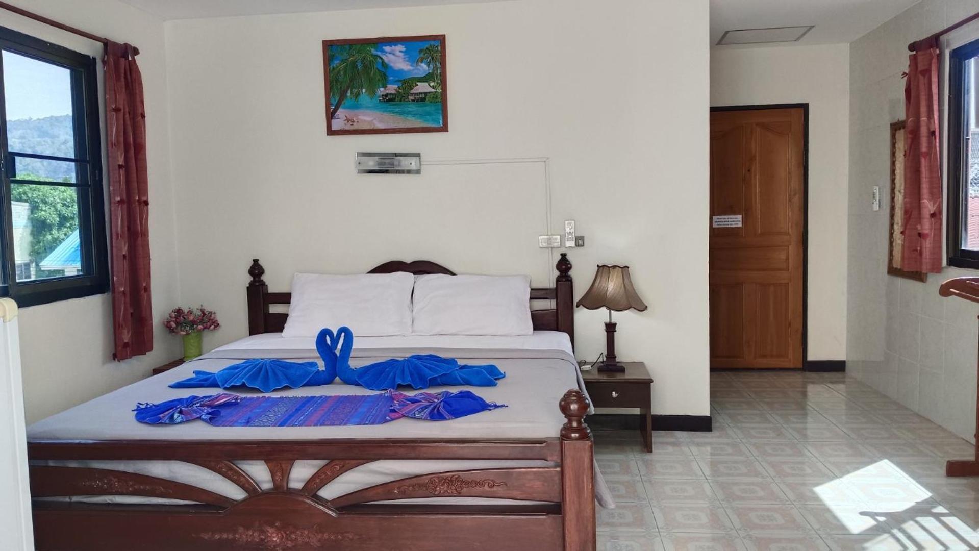 Kata Lina Guesthouse Exterior photo